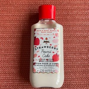 NEW Bath & Body Works Strawberry Pound Cake Body Lotion 8 oz